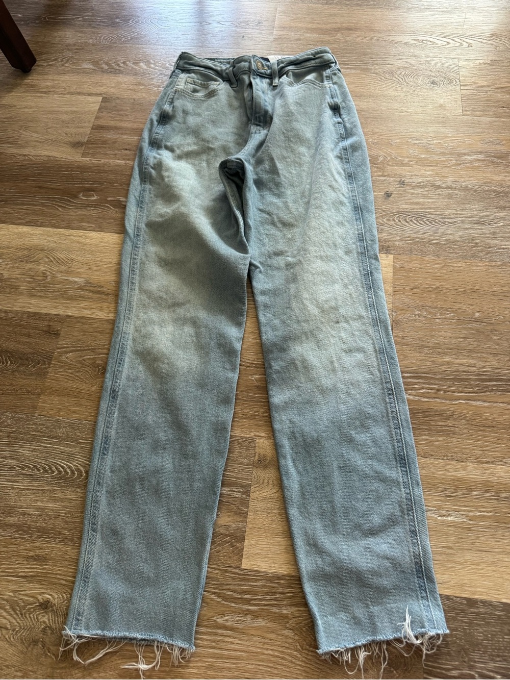 Women’s Hollister Ultra High Rise Mom Jean